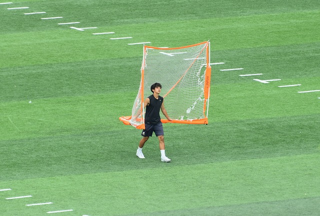 歧视地参与