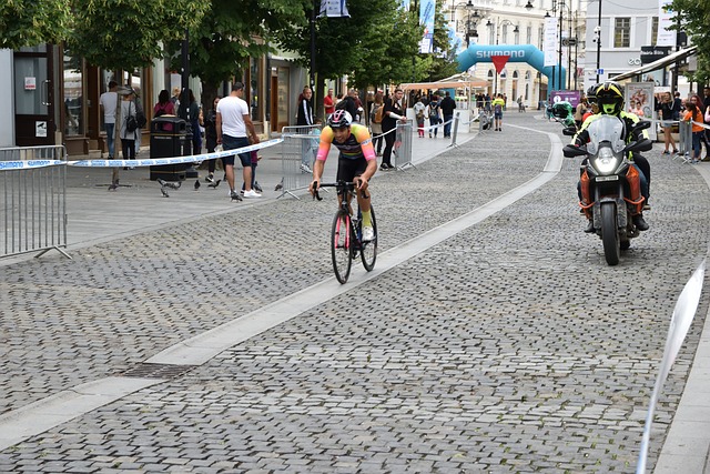 感受到人与 感受到人与